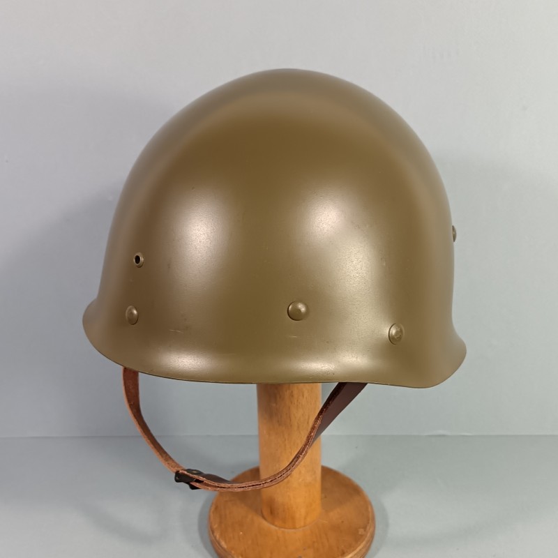 CASQUE FRANCAIS MODELE 1951 AVEC CAMOUFLAGE ET PANSEMENT ETAT NEUF DE STOCK LOURD CARPENTIER 1952 ET LINER CARPENTIER 1953